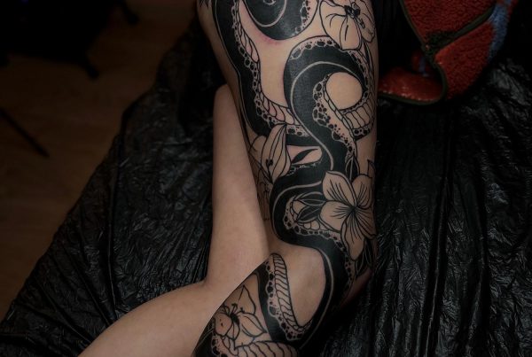 Blackwork Tattoo von Addi Asha aus Bochum, NRW
