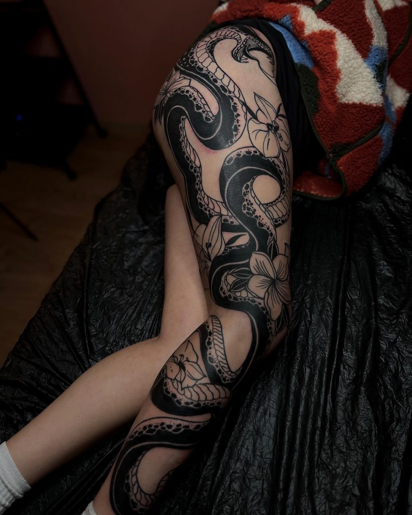 Blackwork Tattoo von Addi Asha aus Bochum, NRW