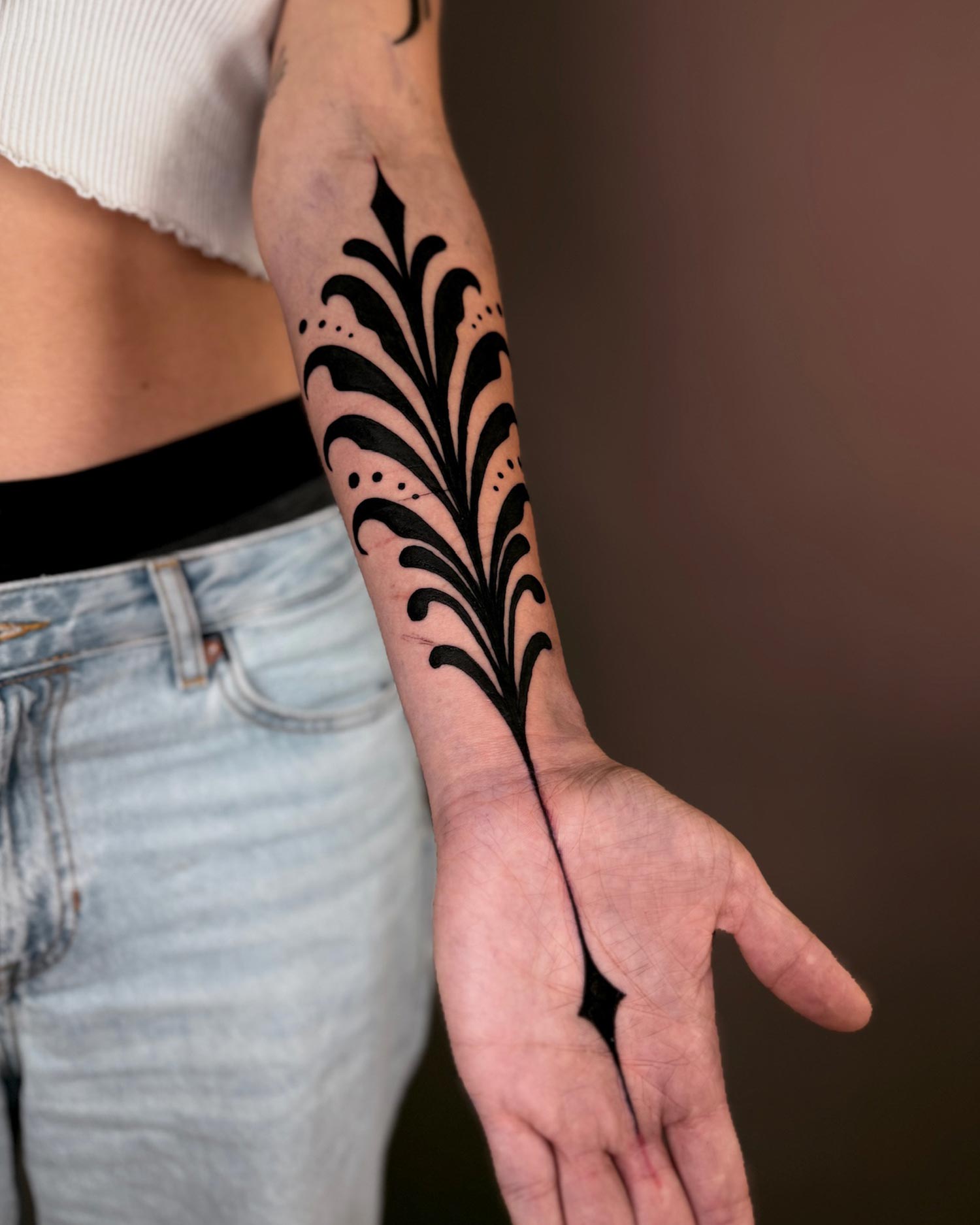 Addi Asha, Floral Ornamental Tätowierer aus Bochum, NRW